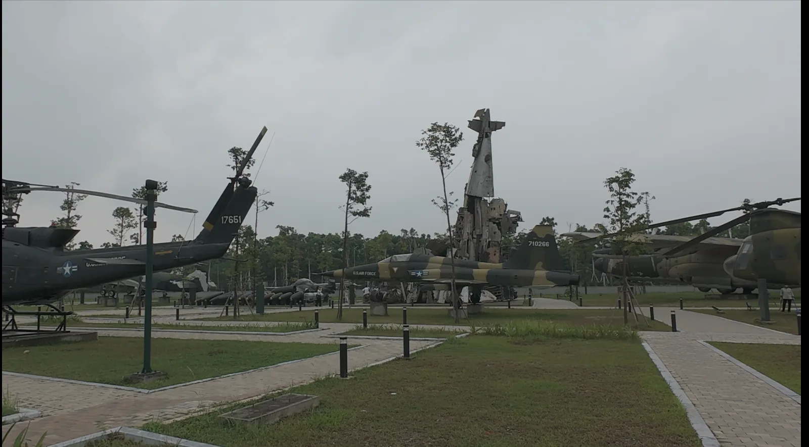 tanks, airforce, from US vs Vietnam war